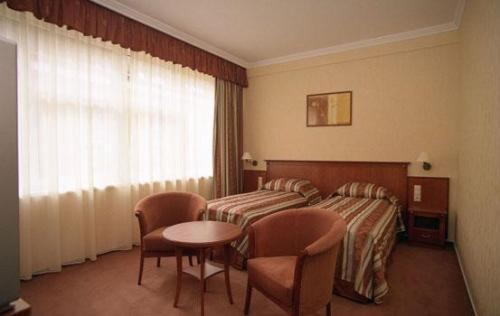 Hotel Central Pécs Esterno foto